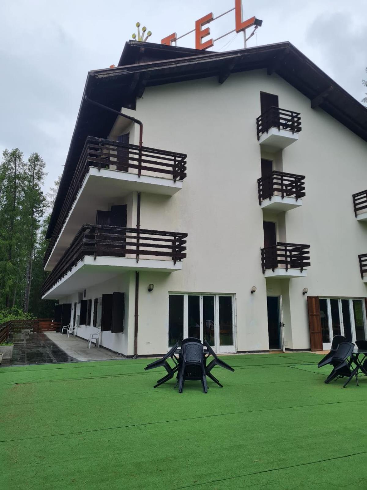 Hostel Il Pirata Cavareno Zewnętrze zdjęcie