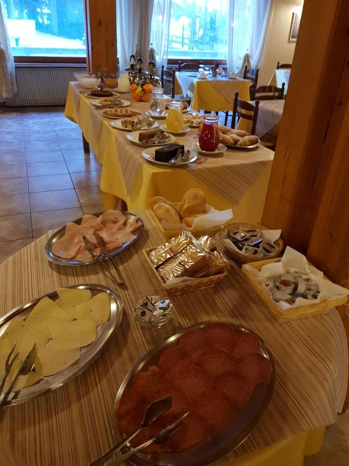 Hostel Il Pirata Cavareno Zewnętrze zdjęcie