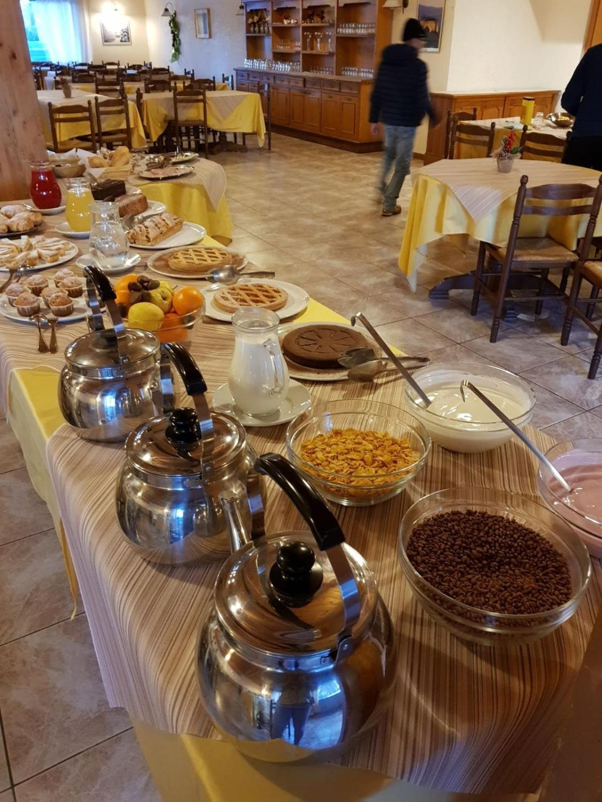 Hostel Il Pirata Cavareno Zewnętrze zdjęcie